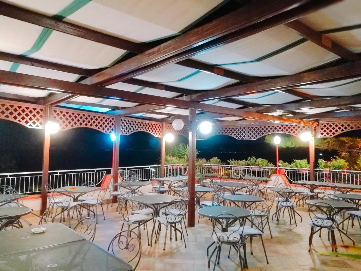 Paradiso Hotel Ristorante Riaci Capo Exterior photo